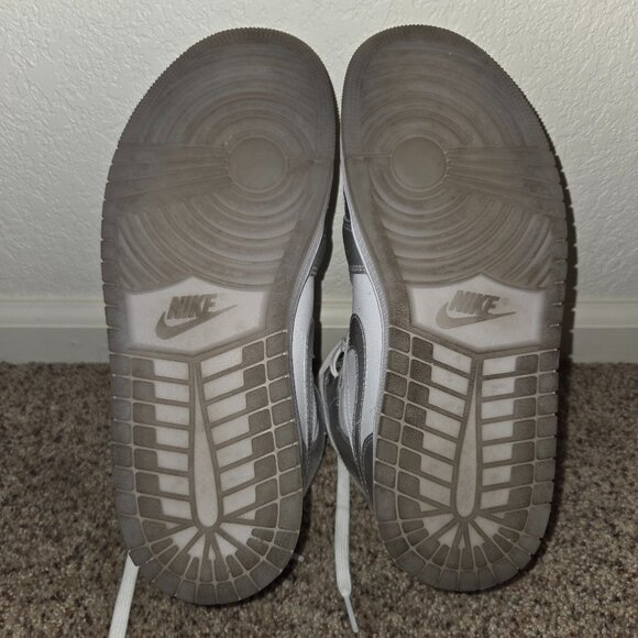 Air Jordan Shoes - Picture 3 of 6